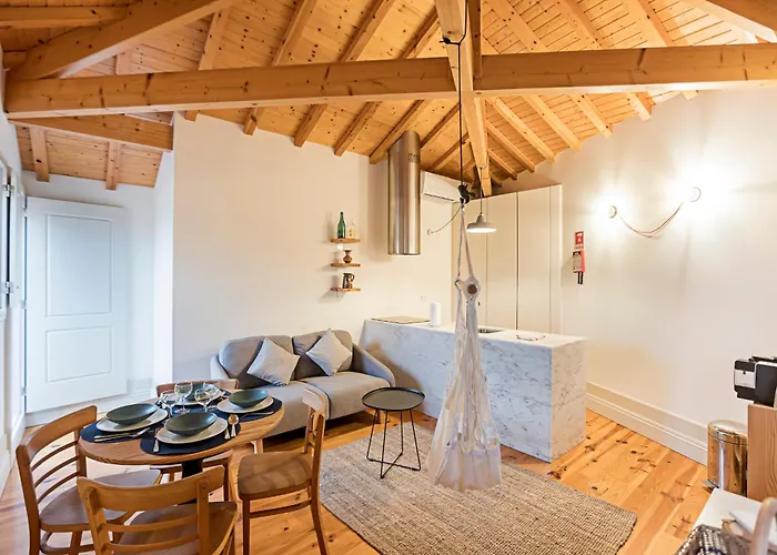 Charming Retreat With Balcony Apartman Porto