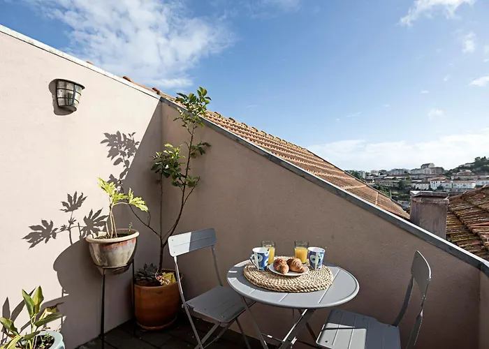 Charming Retreat With Balcony Apartman Porto