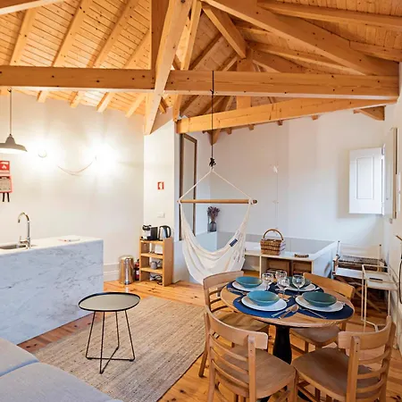 Apartment Charming Retreat With Balcony Porto