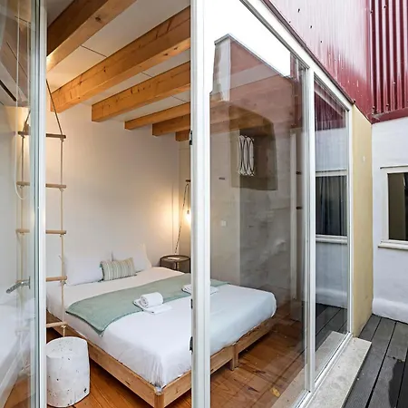 Apartment Charming Retreat With Balcony