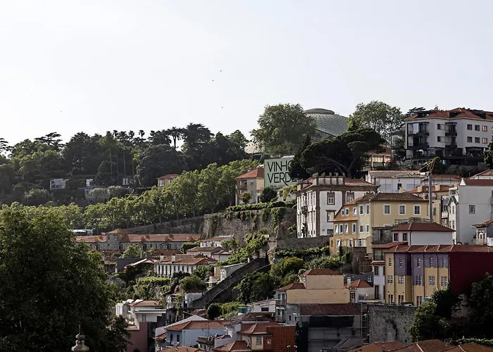 Charming Retreat With Balcony
