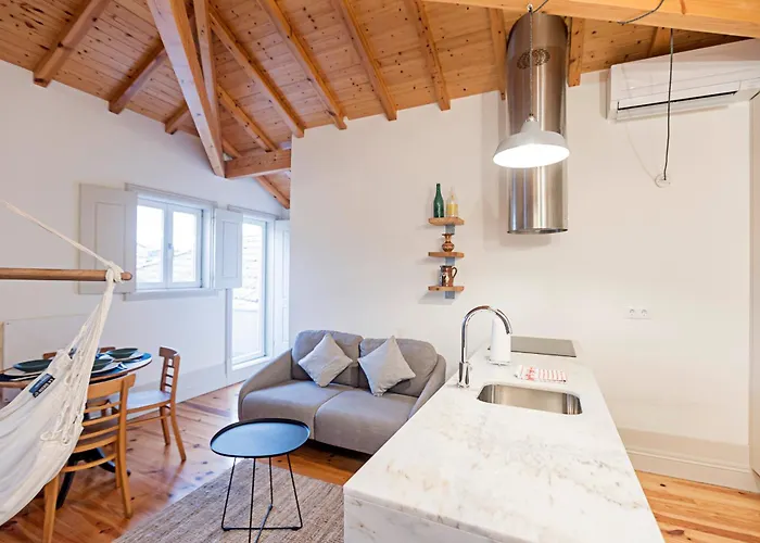 Charming Retreat With Balcony Апартаменты Порту