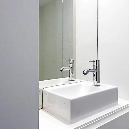 Charming Retreat With Balcony Porto