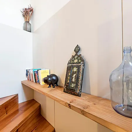 Charming Retreat With Balcony Oporto