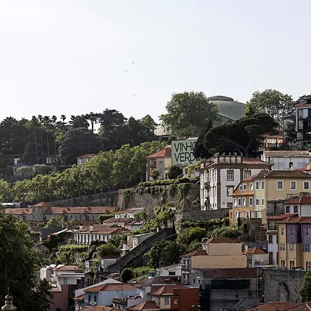Charming Retreat With Balcony