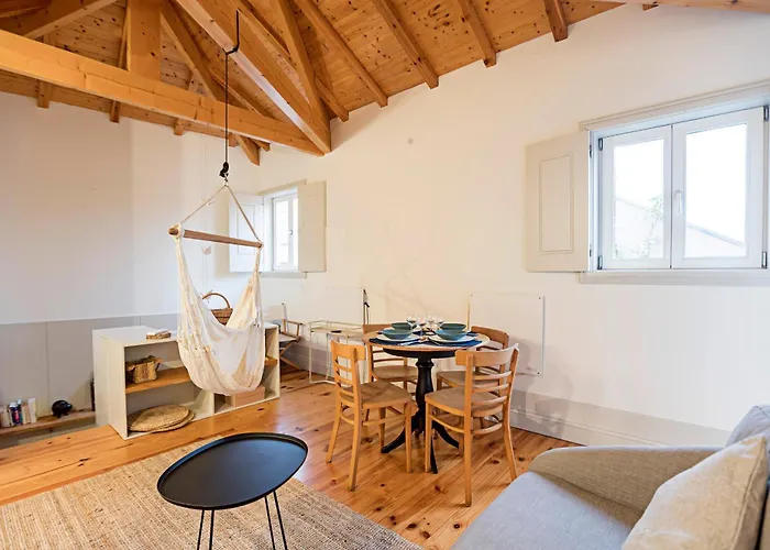 Charming Retreat With Balcony Apartment