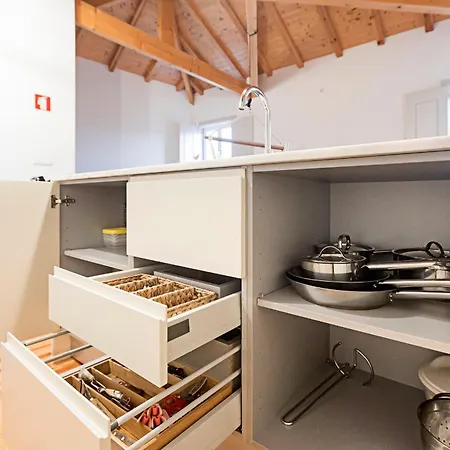 Charming Retreat With Balcony * Porto