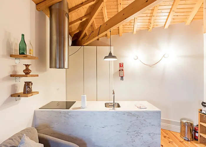 Charming Retreat With Balcony Apartament *