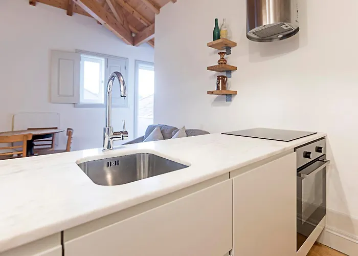 Charming Retreat With Balcony Porto