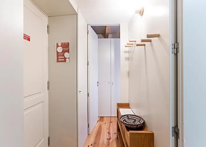 Apartament Charming Retreat With Balcony